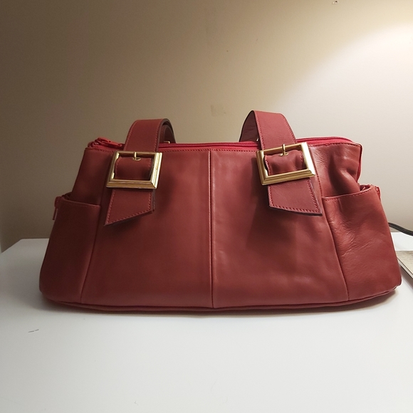 Red handbag - Picture 2 of 8
